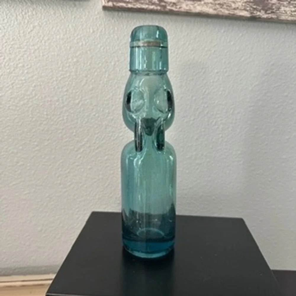 Vintage Codd Neck Teal Blue Glass Ramune Japanese Soda Bottle w/Marble 8 oz.